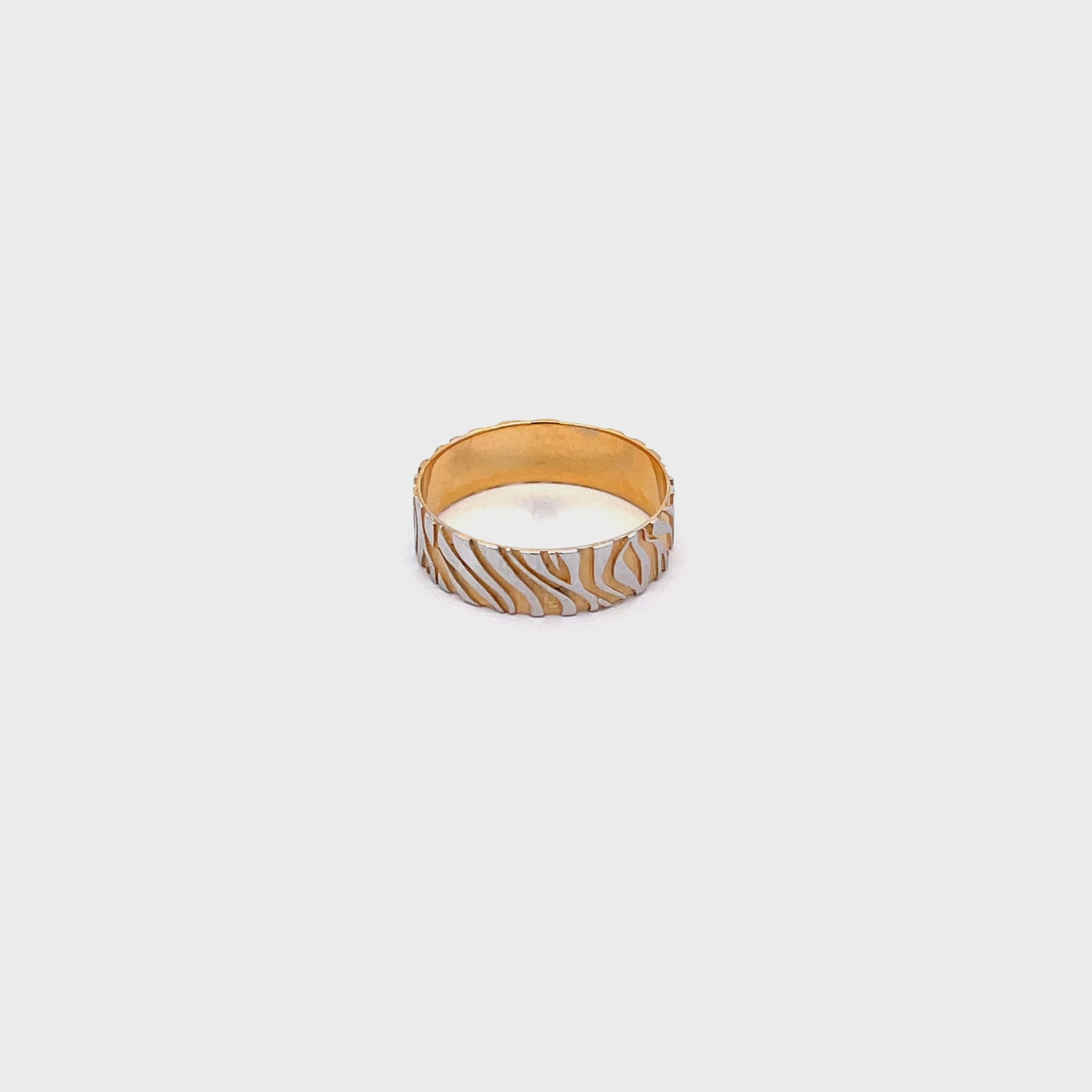 Zebra ring
